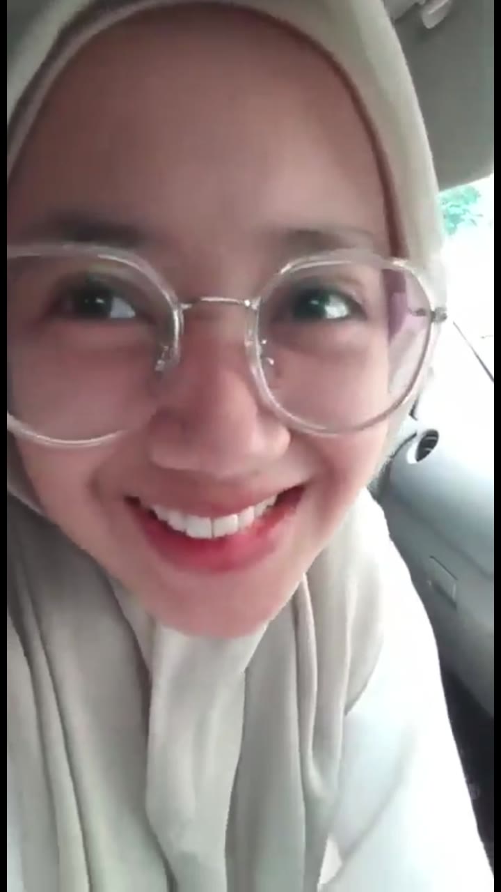 Terbaru Video Tante Binor Cantik Pemilik Hotel dan Restauran Surabaya Indonesia Service Client
